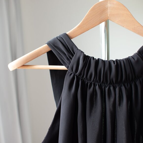 Little black dress - Picture 3 of 7